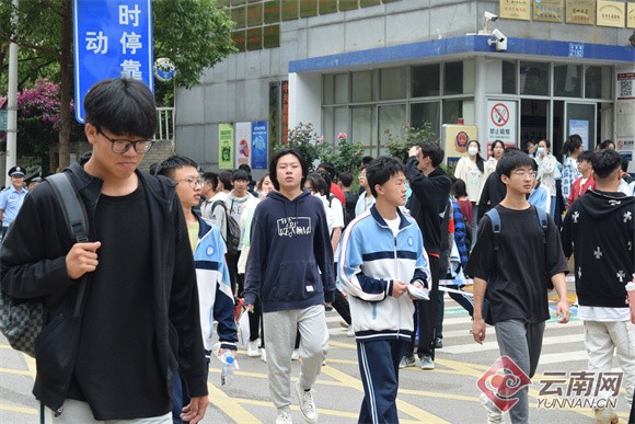 直播间：2023年高考直播