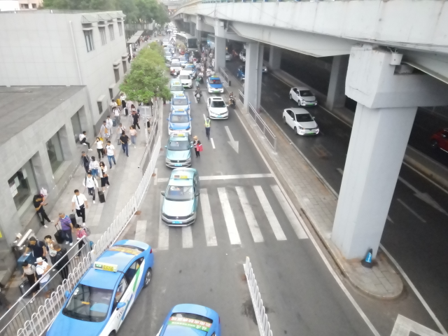 @昆明司机 此地限时停车！3分钟超时抓拍
