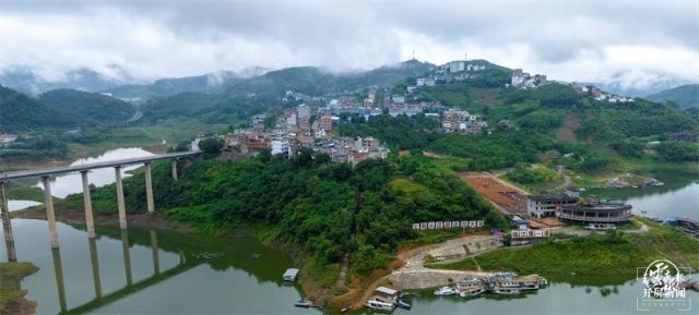远眺富宁港.jpg
