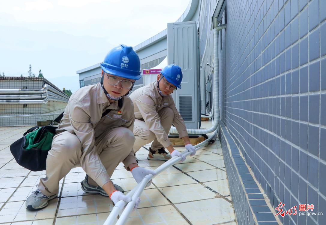 四川成都拉網式排查確保大運會用電