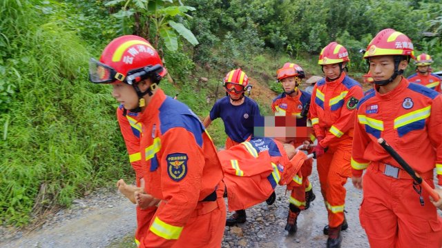 云南芒市突发山体滑坡