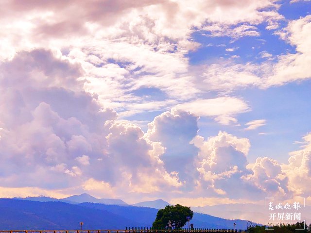 大理弥渡:彩云宛如宫崎骏漫画的彩色天空 (12).jpg
