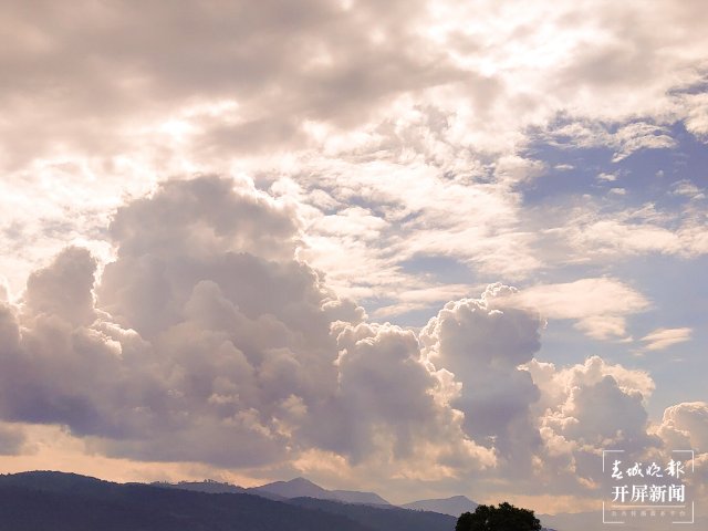 大理弥渡:彩云宛如宫崎骏漫画的彩色天空 (10).jpg