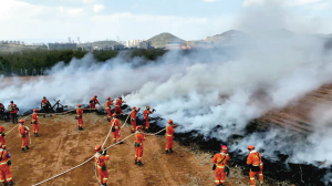 火灾应急处置实战演练现场 供图 火灾应急处置实战演练现场 供图