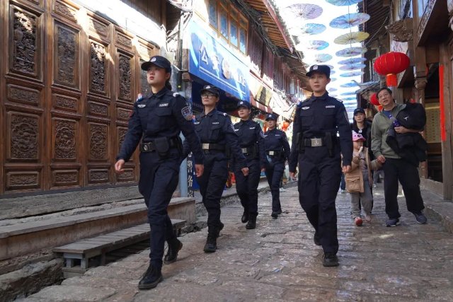 “霸榜”朋友圈的女子巡逻队