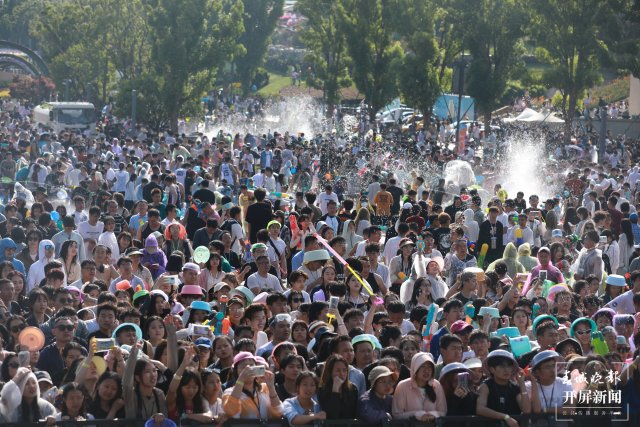 世博花漾泼水节 (13).jpg