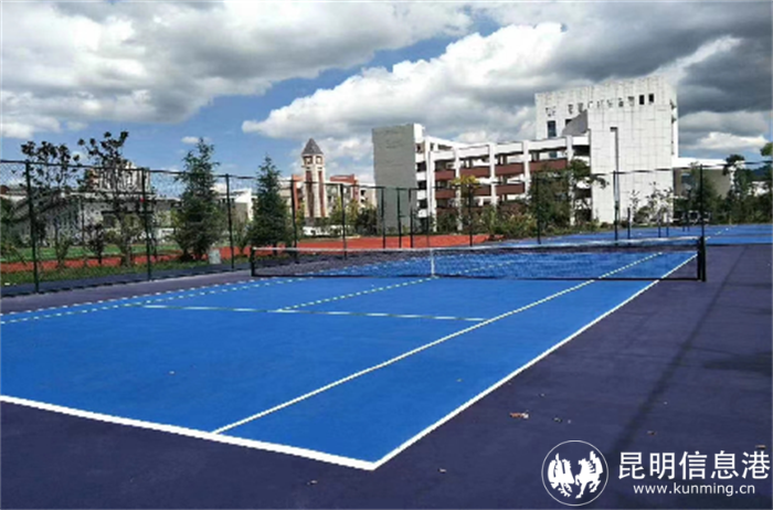 学校网球场 学校网球场