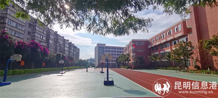 学校运动场 学校运动场