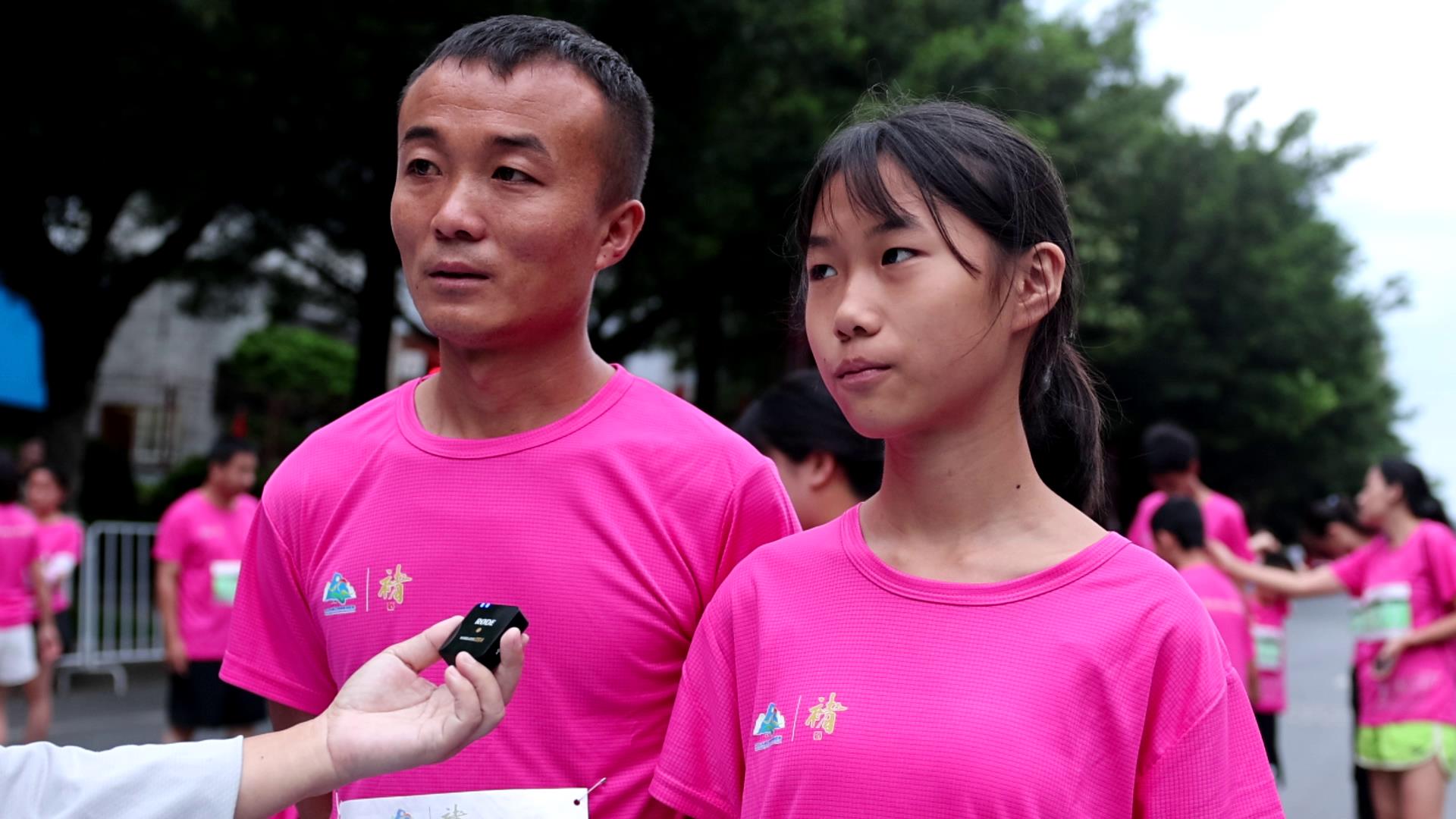 父：周如林 女：周露.jpg