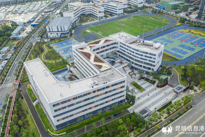 长城新城校区中学部俯视图 长城新城校区中学部俯视图