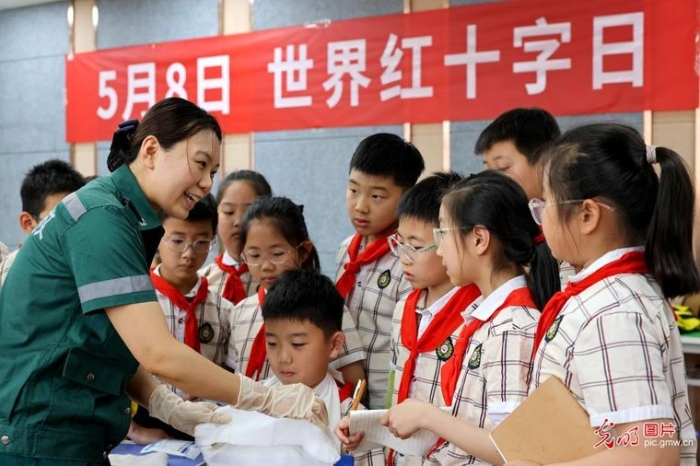 急救教育进校园 播撒安全种子