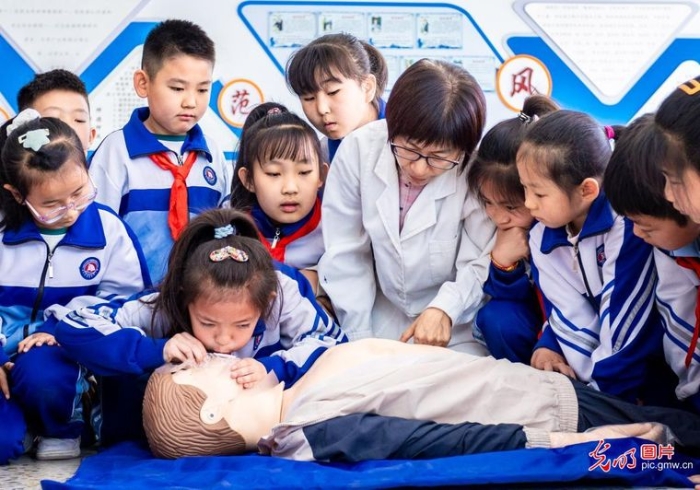 急救教育进校园 播撒安全种子