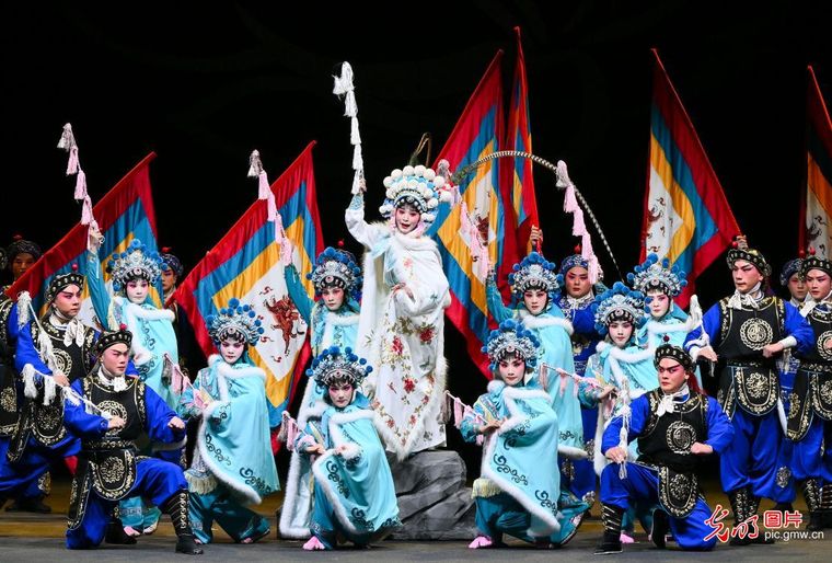 赣剧《李迩王》演绎东方韵味 赣剧《李迩王》演绎东方韵味