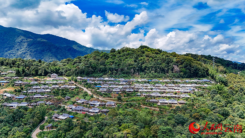 图为孟连县勐马镇东乃村南主大寨。人民网记者-虎遵会摄-(2)