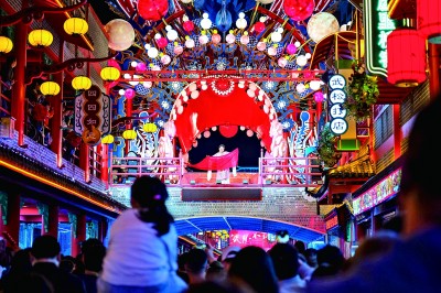 从“旁观者”到“剧中人”