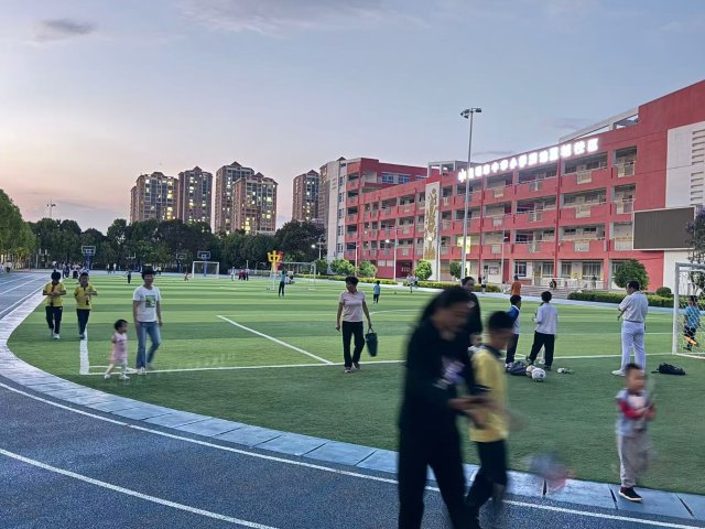 11日运动场.jpg