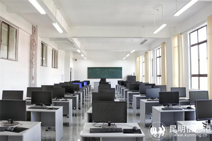 计算机室 计算机室