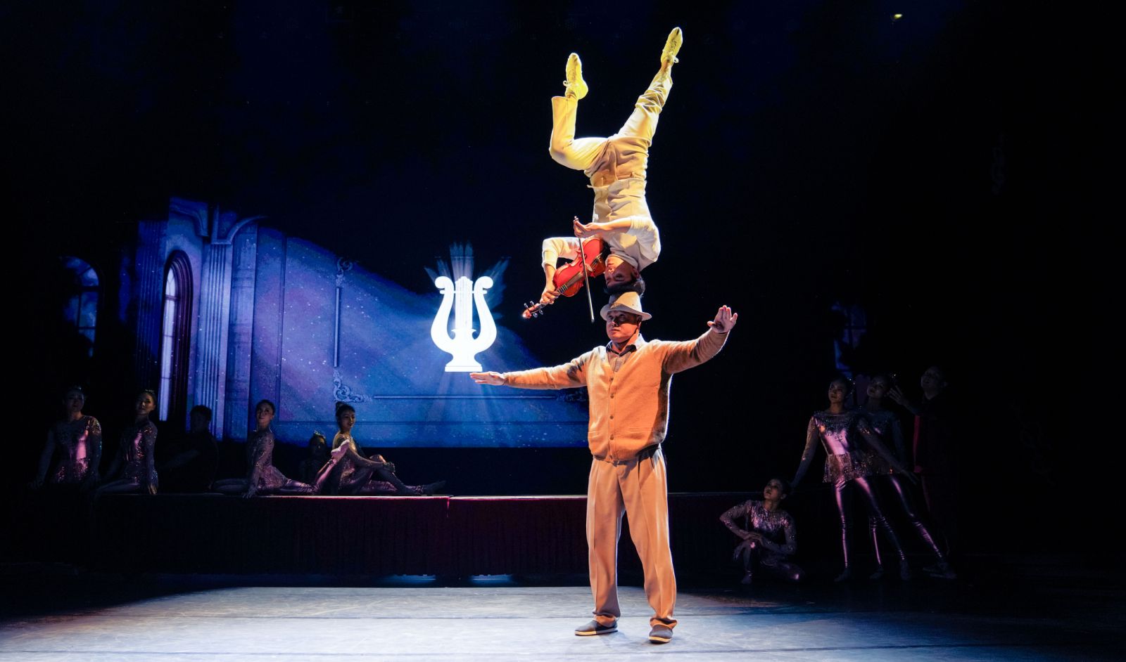 大型杂技舞台剧《聂耳》剧照。云南省杂技团有限公司供图