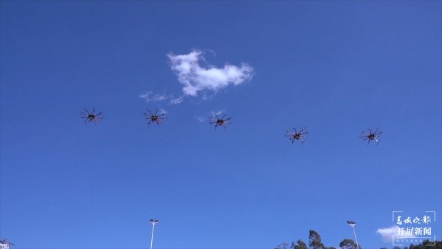 无人机群执行任务.jpg