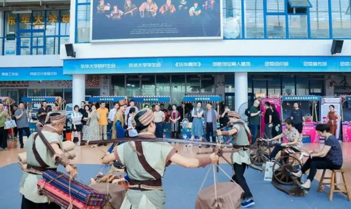 打造非遗盛宴!琼剧《黄道婆》在东华精彩上演 打造非遗盛宴!琼剧《黄道婆》在东华精彩上演