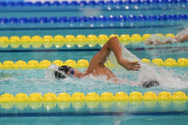 十五运会丨张展硕勇夺三金：挑战自我，游向巅峰