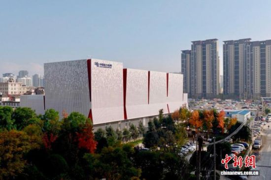 位于云南省昆明市的巫家坝变电站。付加海 摄