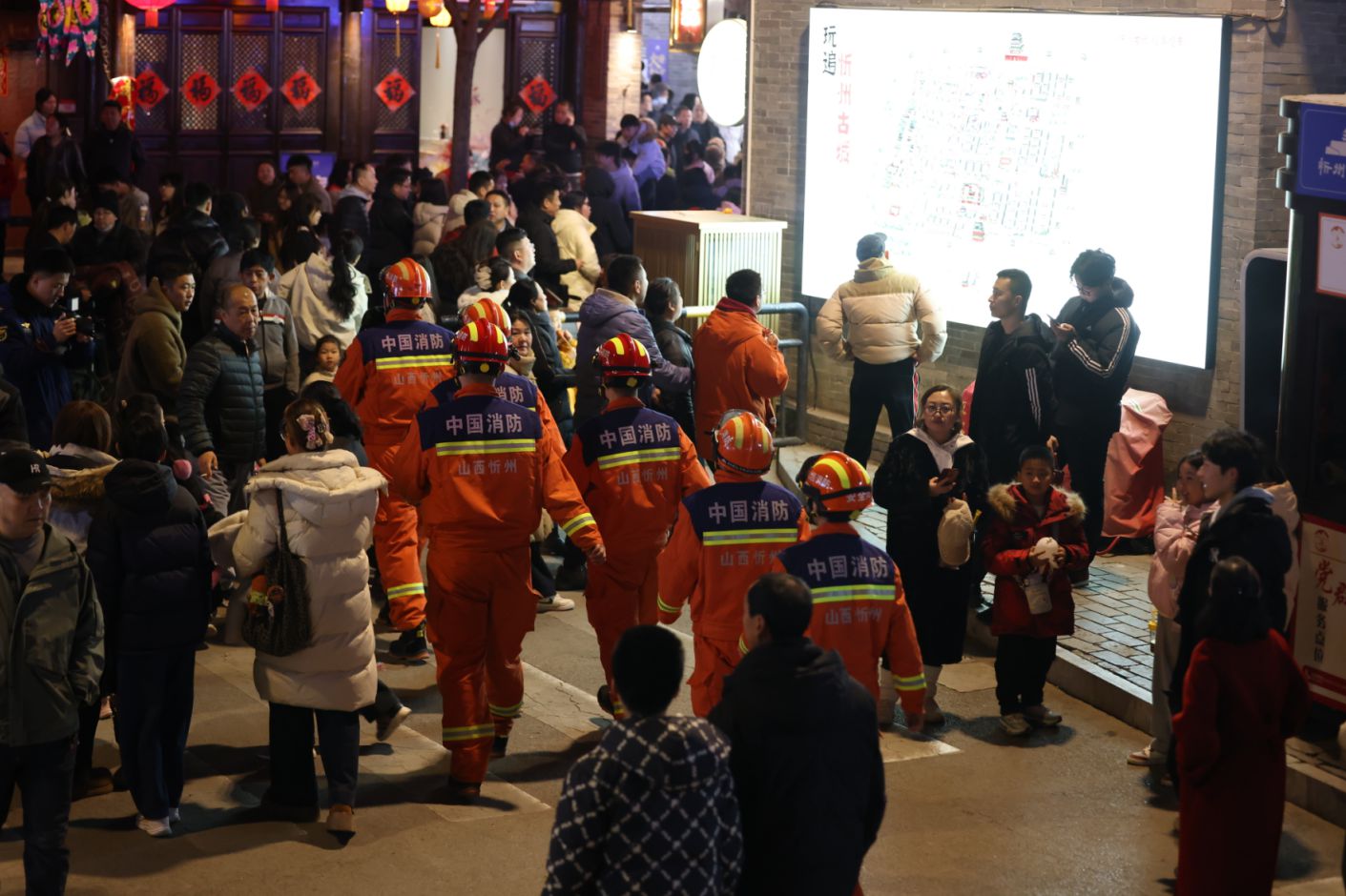 新春走基层丨24小时暖心巡逻，为古城春节“亮灯护航”