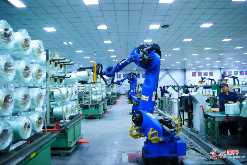 实干争春早 一线展新姿：春节后各地开工复产力争“开门红”