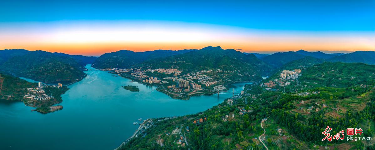 金沙江畔春景如画