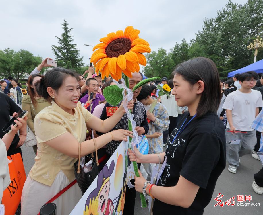 【聚焦高考 逐梦今夏】以自信之姿 赴青春考场