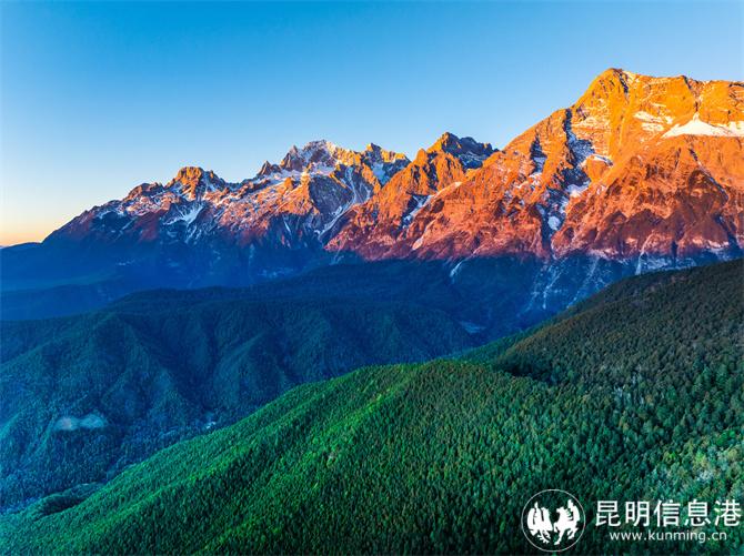 03_玉龙雪山日照金山景观