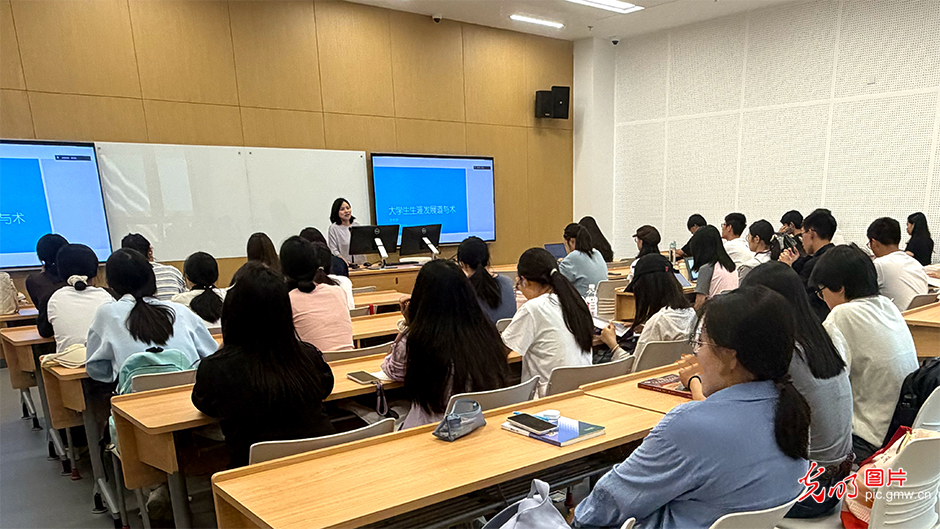 就业服务前移：从帮扶求职到陪伴领航