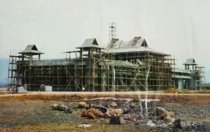 △80年代在建中的机场(杨帮庆 摄).jpg