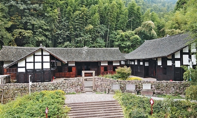 “百里红飘带”串起老区振兴路