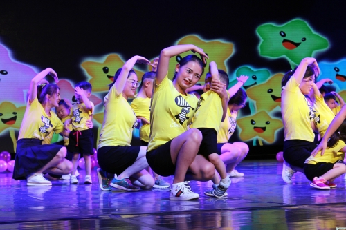 亲子舞表演 亲子舞表演