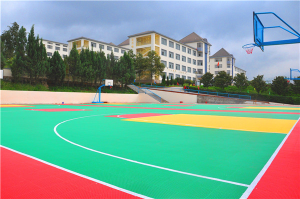 悬浮式地板篮球场