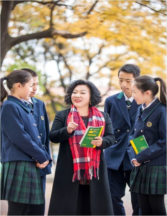 李幼芹校长_副本
