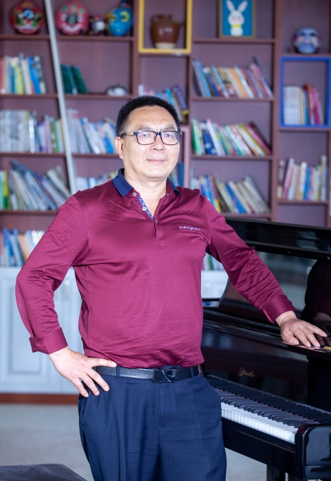 昆明市优秀园丁、呈贡区优秀专业技术人才夏国忠