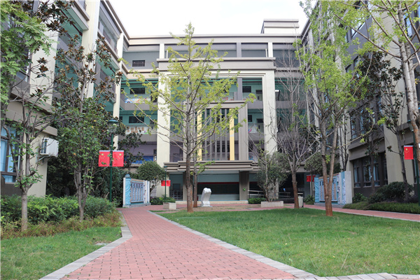 4校园小花园场景