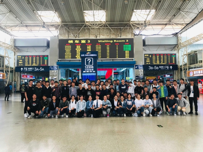 参加昆明铁路春运志愿者 参加昆明铁路春运志愿者