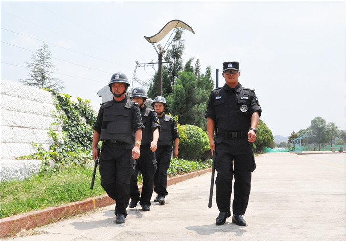 全天候武装巡逻