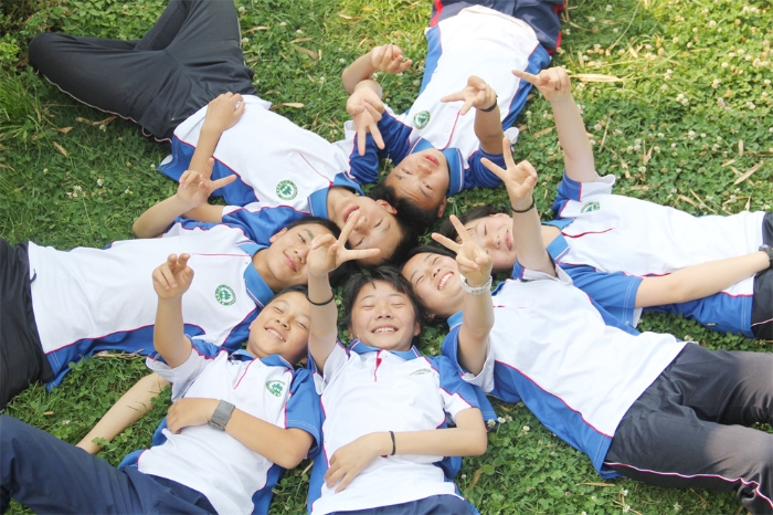 同学亲如兄弟姐妹