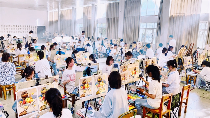 昆九中美术专业课