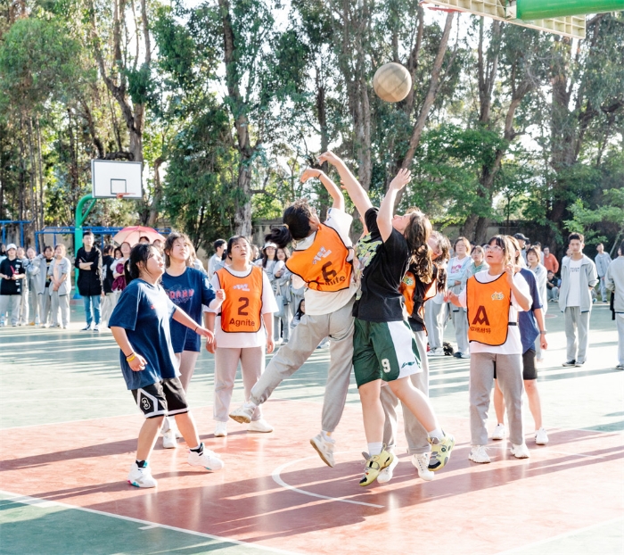 昆九中女生篮球比赛1