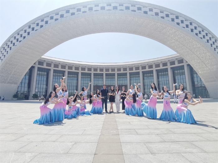 昆九中学生参加官渡区“金刚塔”杯学生艺术节