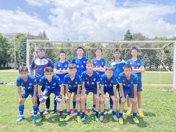 昆九中足球队2