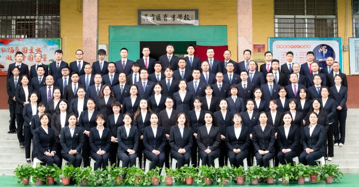 阵容强大的初中教师队伍