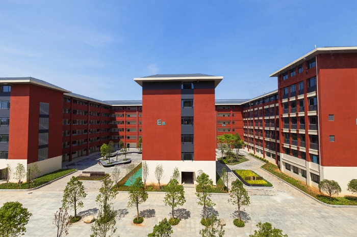 1.明朗开阔的教学楼