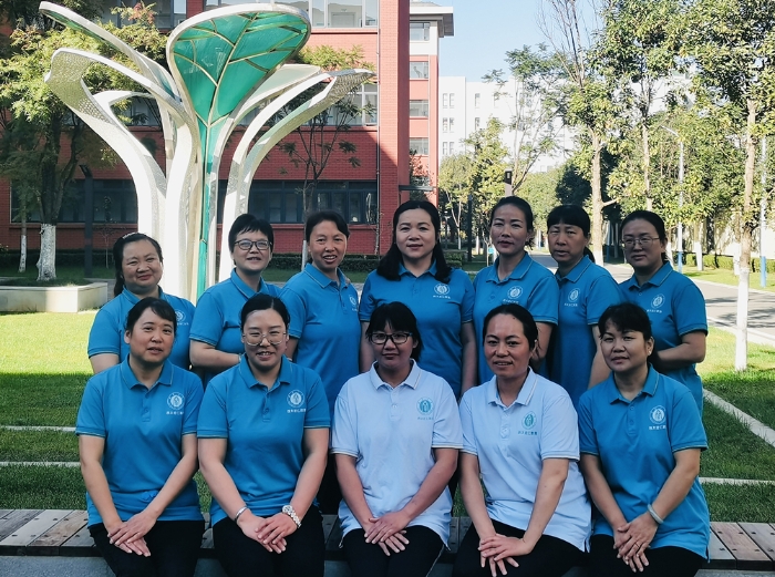 4认真负责的宿管老师_副本