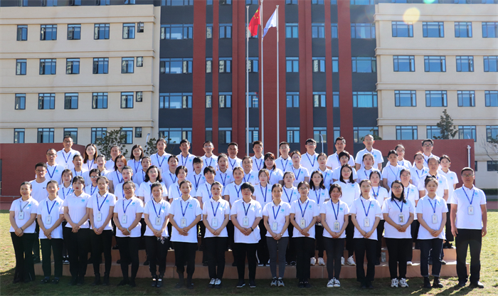 2 高中部教师合照